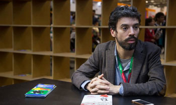 João Tordo: "Fui el último escritor en recibir el premio Saramago de las manos del propio Saramago"
